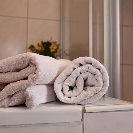 Granstein Πανσιόν Ζόλντεν